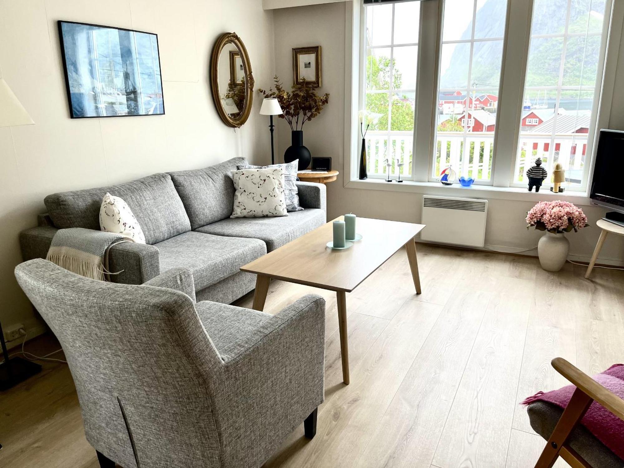 Villa Koselig Nyrestaurert Hus Med Flott Utsikt! Reine Esterno foto