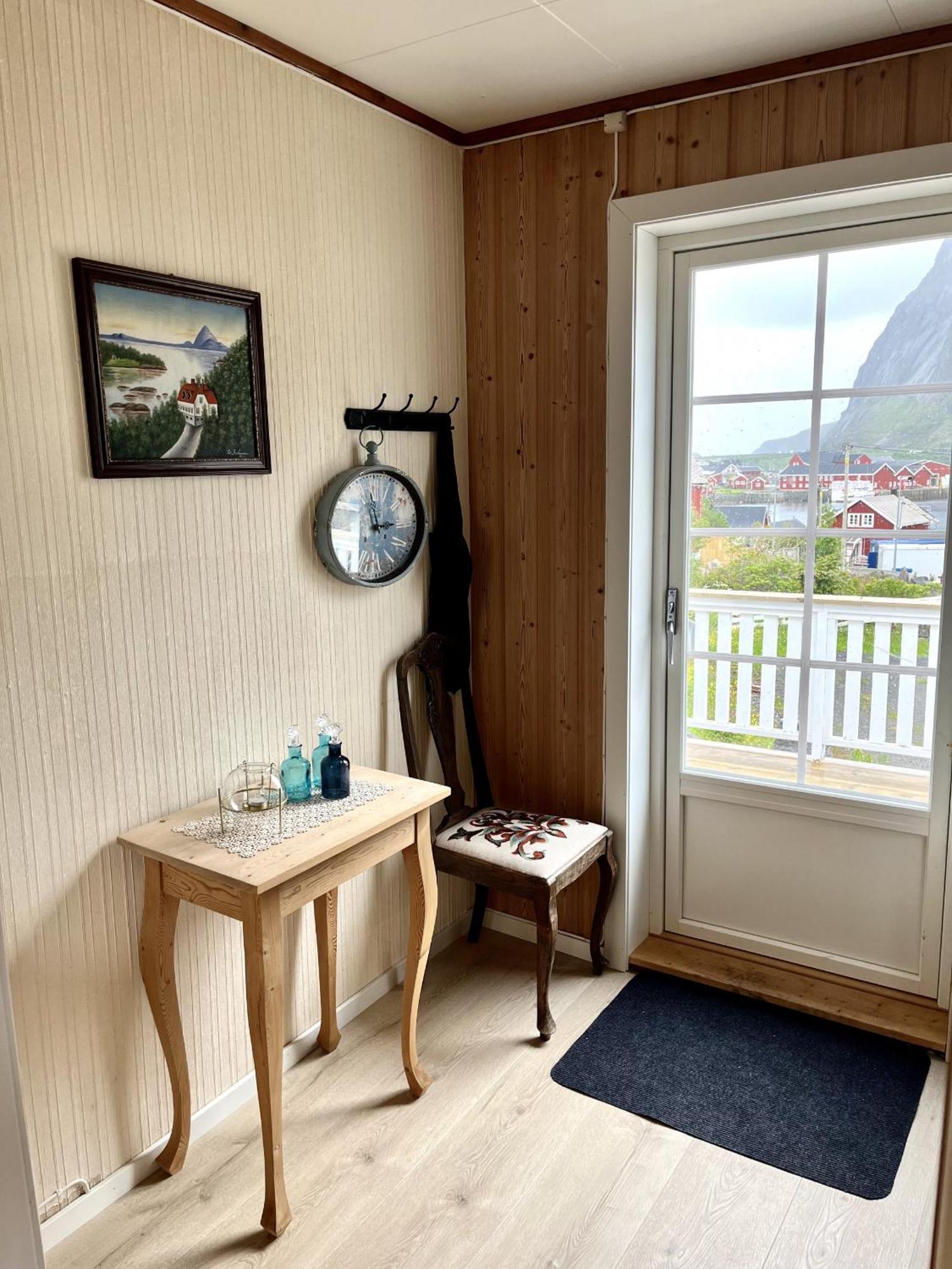 Villa Koselig Nyrestaurert Hus Med Flott Utsikt! Reine Esterno foto