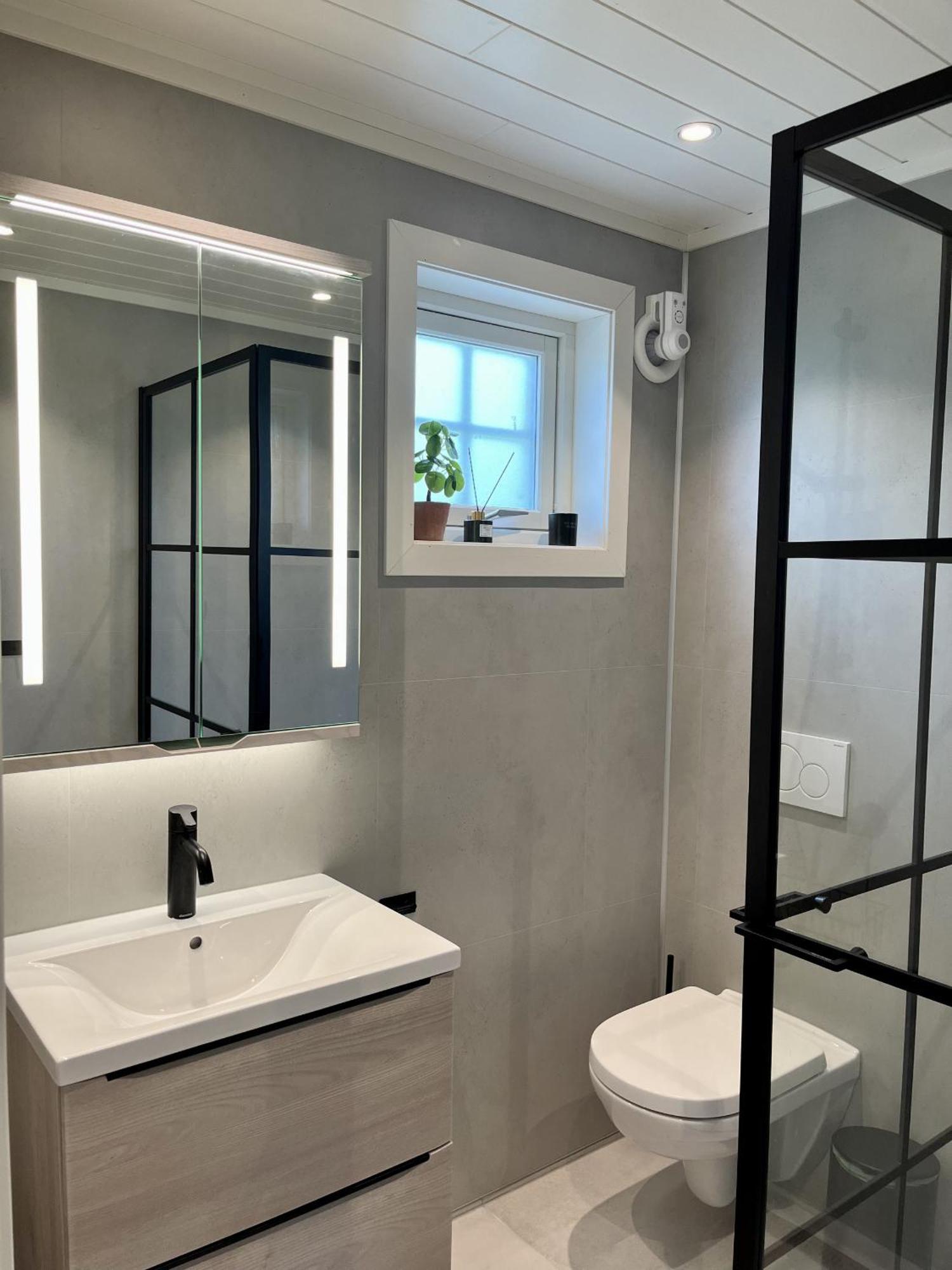 Villa Koselig Nyrestaurert Hus Med Flott Utsikt! Reine Esterno foto